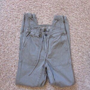 NWOT American Eagle Super Stretch Olive Green 0 Zip Fly Joggers Pants